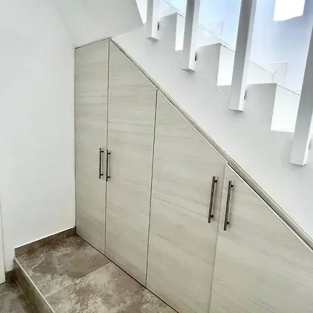 Amazing One Bad El Duque Apartman *